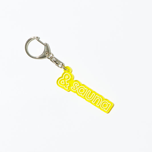 &sauna オリジナルキーホルダー　黄色　サウナアイテム　サウナバッグ　ポーチに　ギフト　プレゼント　サウナー　サ活　おしゃれ
